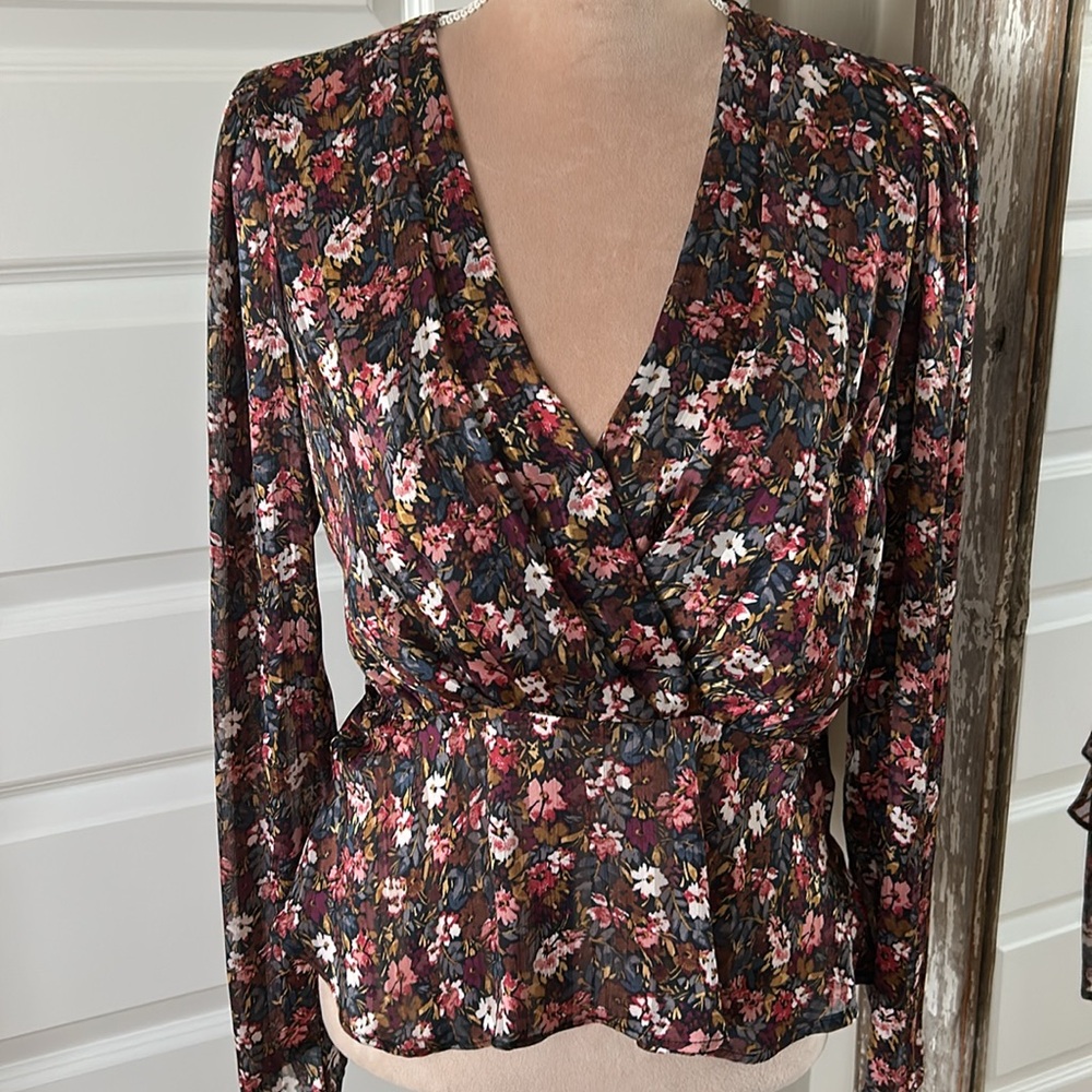 Chelsea28 Blouse